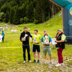 Premiazioni uomini_a partire da sinistra Nadir Vuillermoz_Flavio Gadin_Mathias Trento_La Thuile Trail_La Thuile 2016